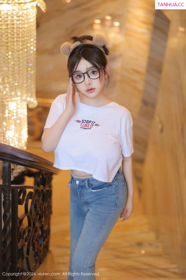 娜娜子呀  [XiuRen]高清写真图 2024.07.05 No.8809 娜娜子yy 翘臀美腿第79张图片